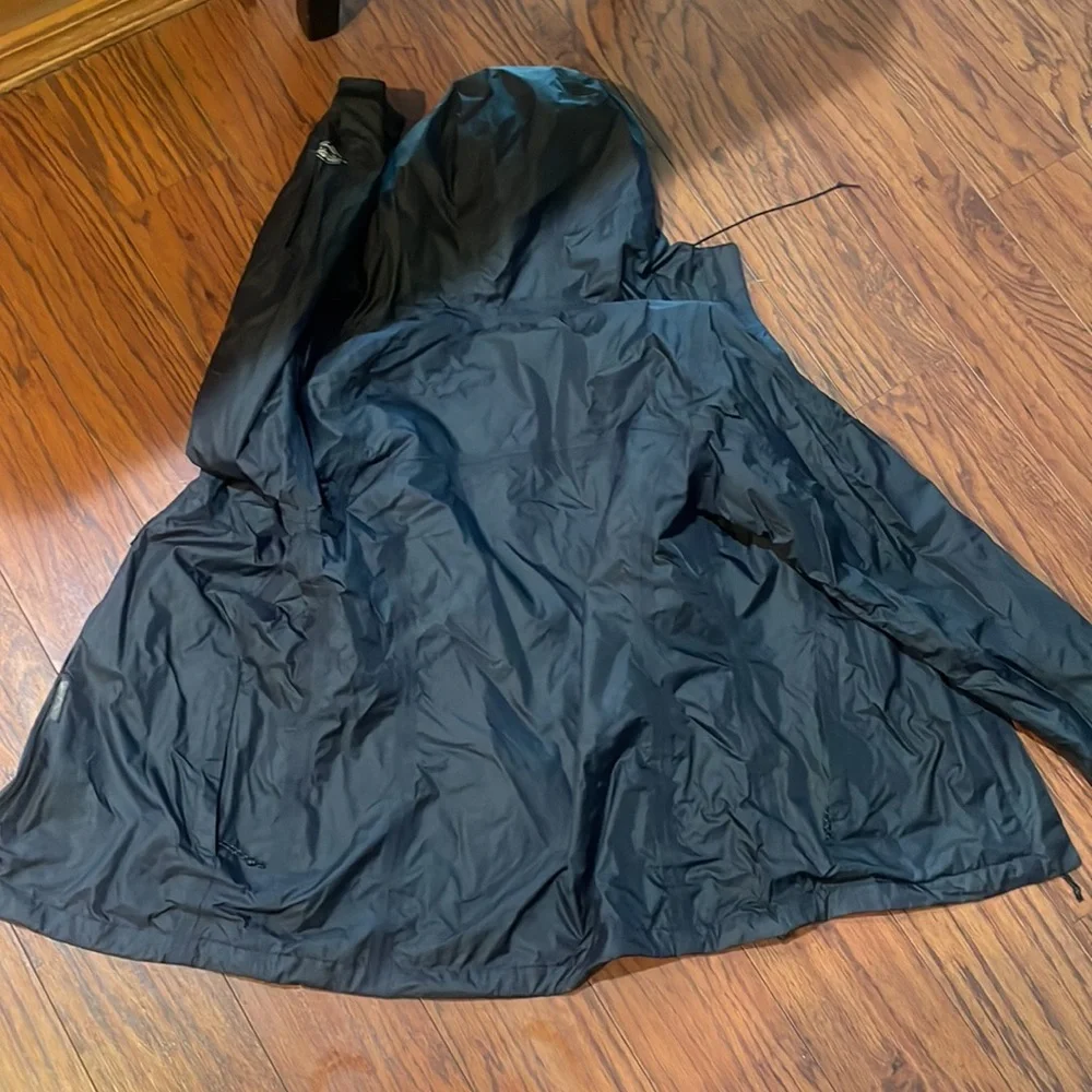 Columbia rain jacket - Picture 4 of 4